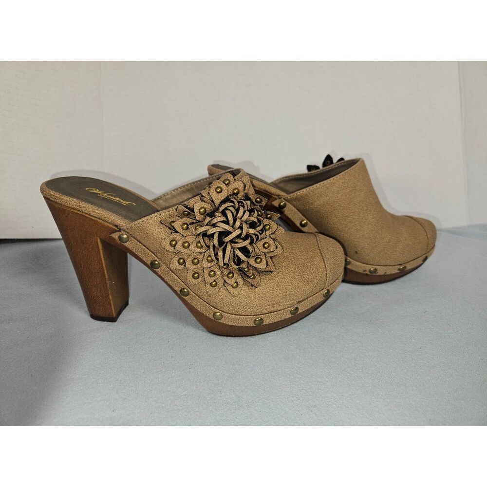 Wanted Shoes Blast Taupe Studded Floral Wood Look Clogs Platform Mules Size 8.5